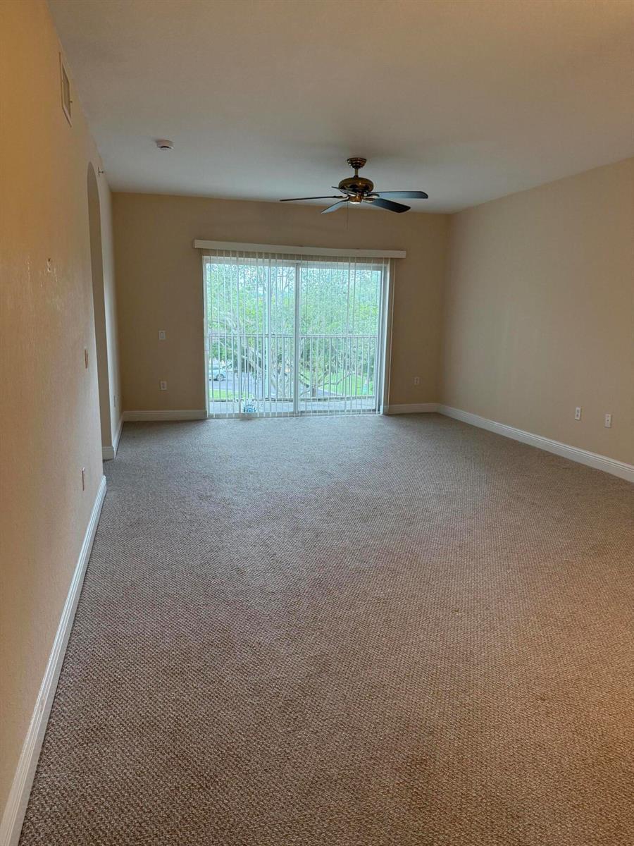 4723 LUCERNE LAKES Boulevard E # 633, Lake Worth FL 33467 photo 2