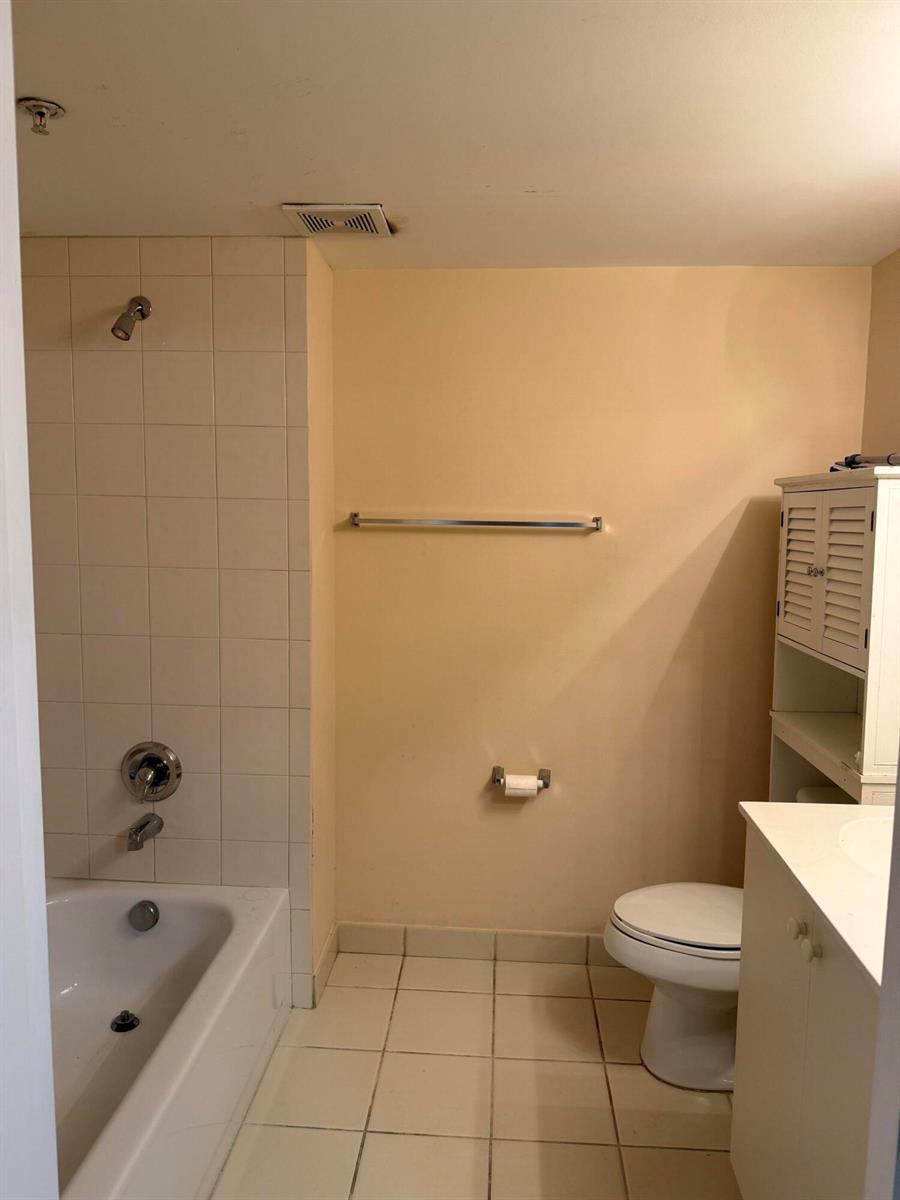 4723 LUCERNE LAKES Boulevard E # 633, Lake Worth FL 33467 photo 3