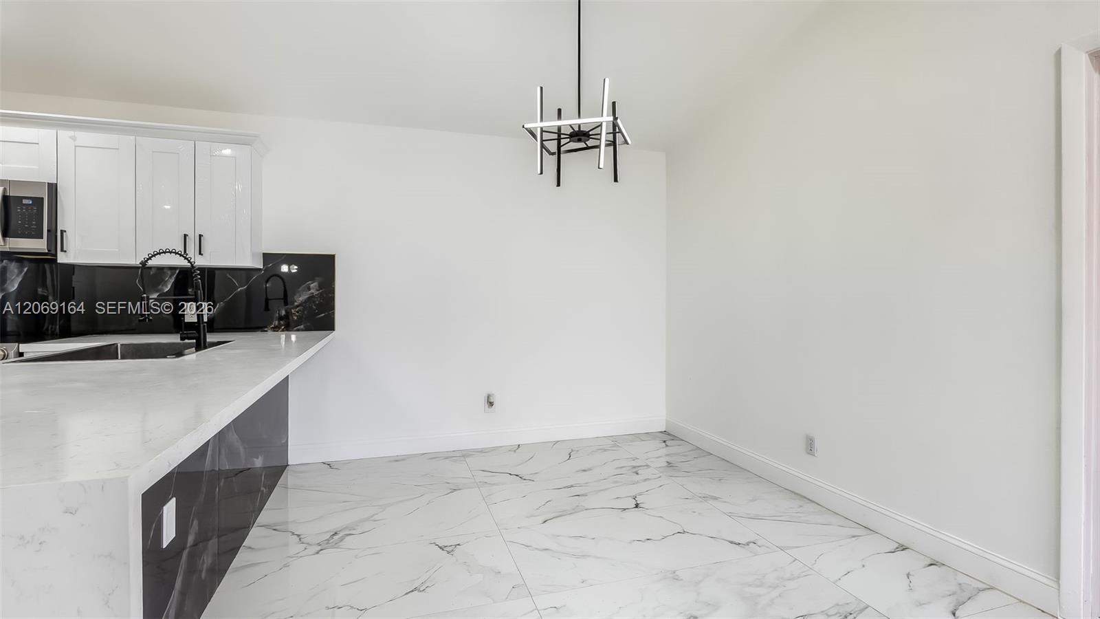 2421 SW 84th Ter, Miramar FL 33025 photo 2