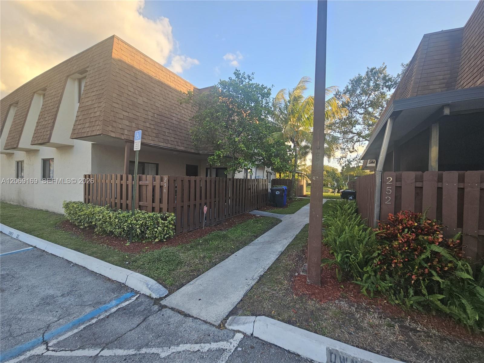 253 San Remo Blvd # 253, North Lauderdale FL 33068