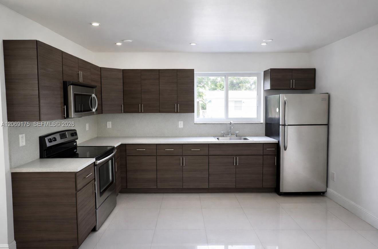552 NE 61st St # 6, Miami FL 33137 photo 2