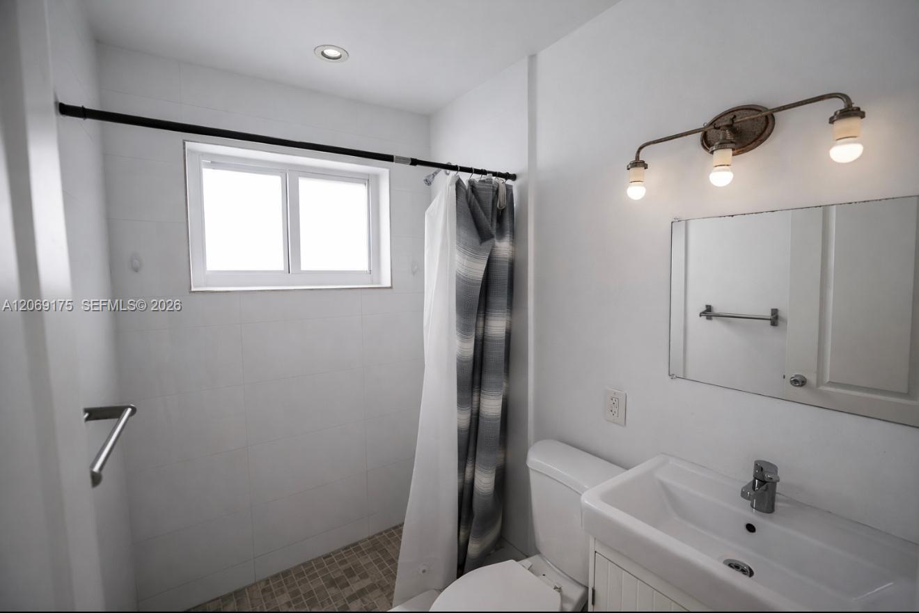 552 NE 61st St # 6, Miami FL 33137 photo 5