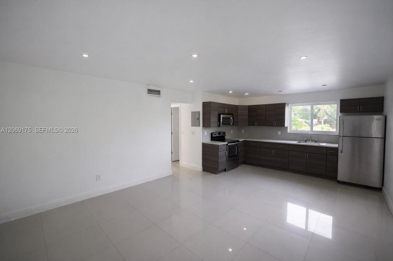 552 NE 61st St # 6, Miami FL 33137 photo 4