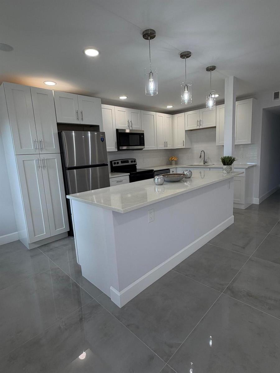 353 PRESTON I Drive, Boca Raton FL 33434 photo 2