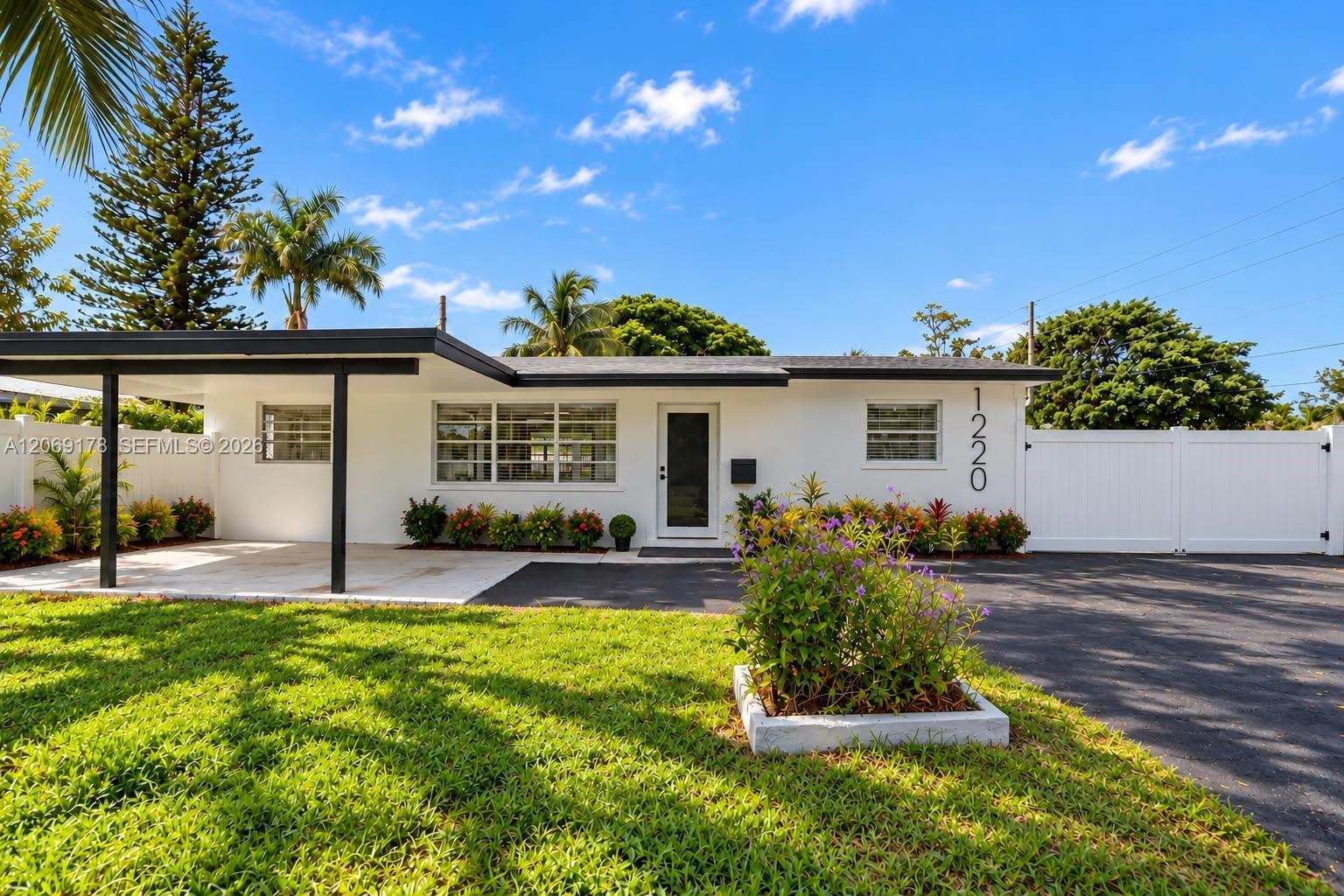 1220 NE 8th St, Pompano Beach FL 33060 photo 2
