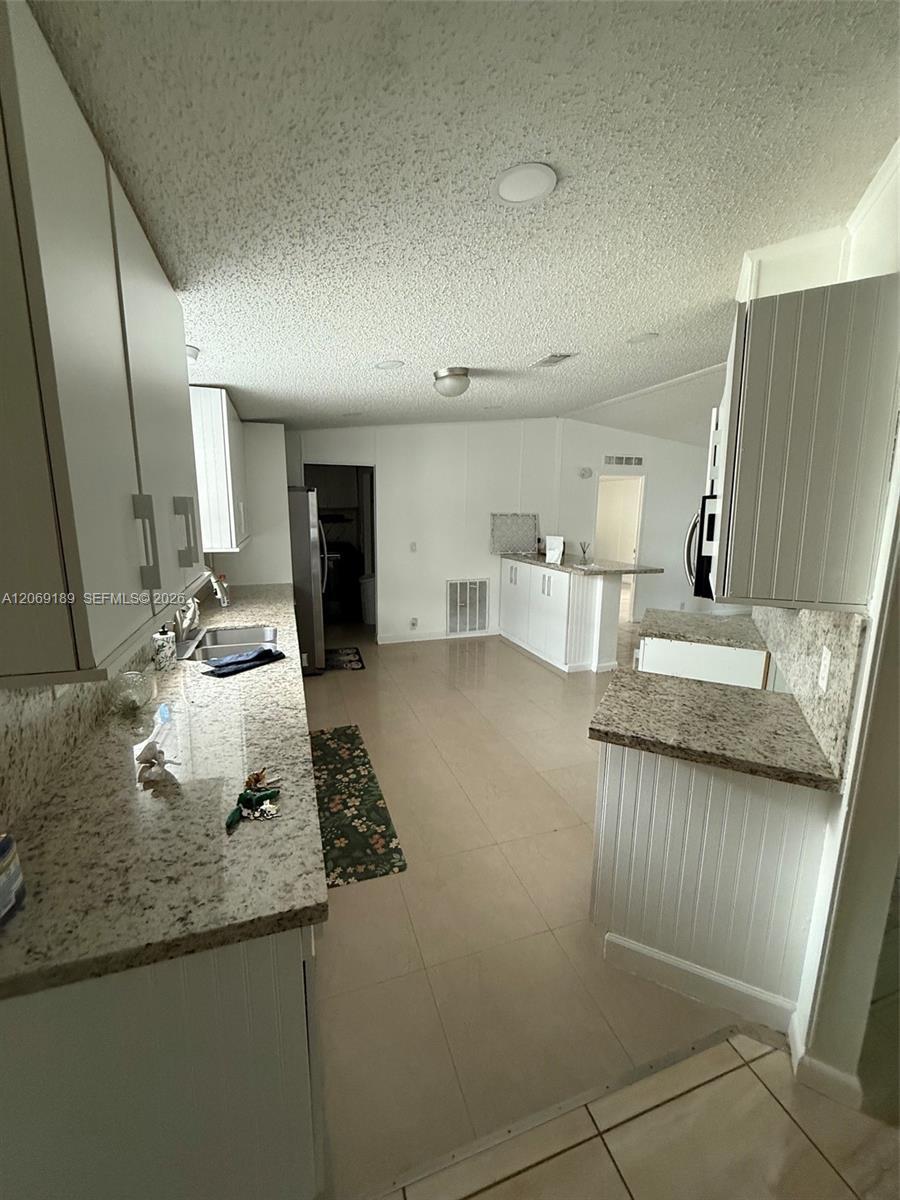 Miami, FL 33187 photo 5