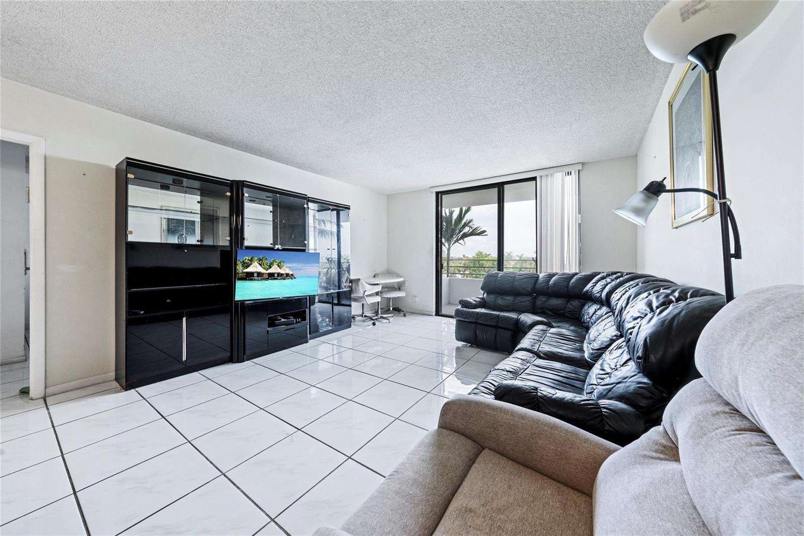 600 THREE ISLANDS Boulevard # 301, Hallandale Beach FL 33009 photo 5