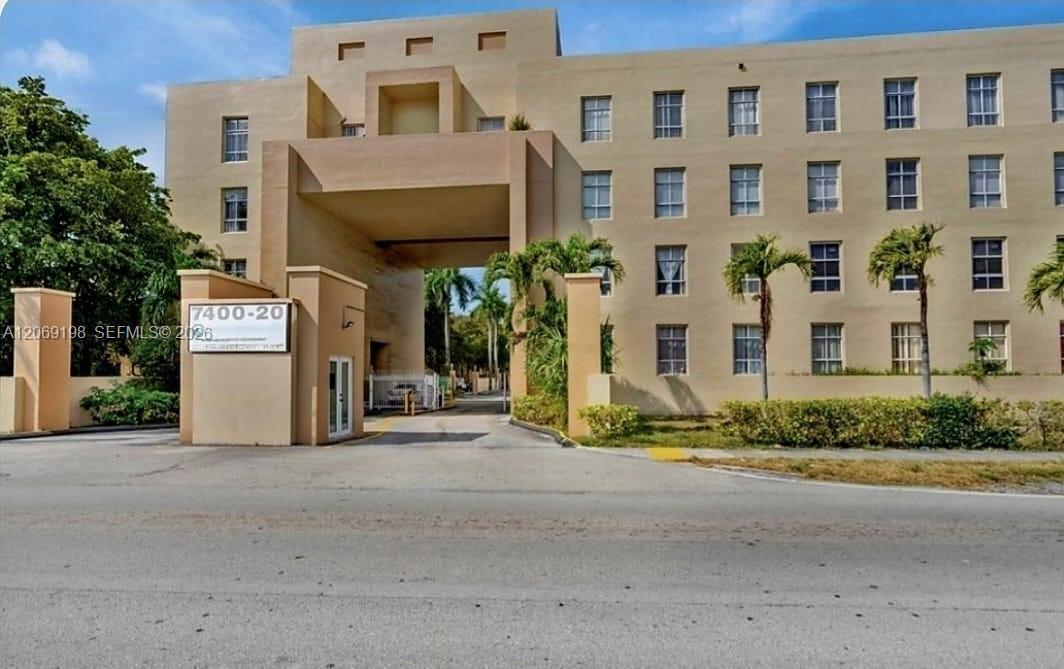 7400 W 20th Ave # 109, Hialeah FL 33016