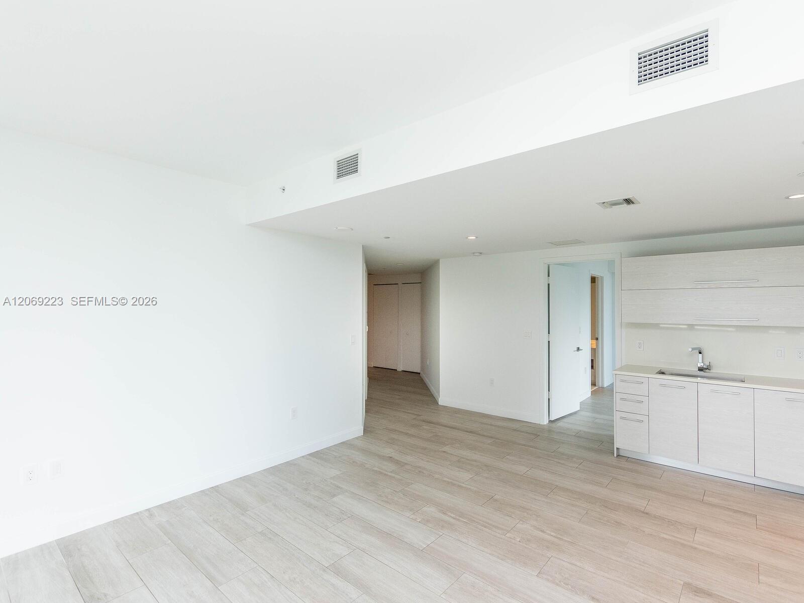 45 SW 9th St # 1201, Miami FL 33130 photo 3