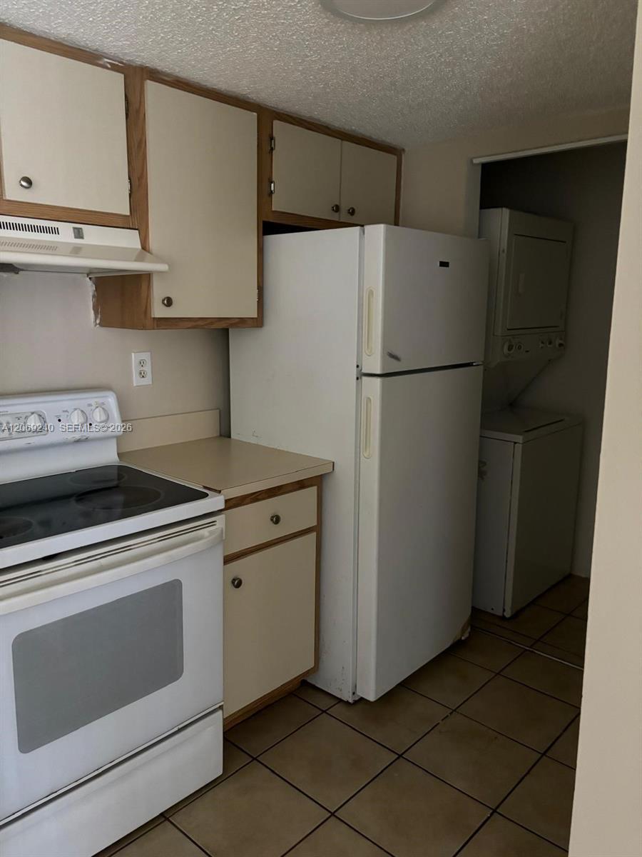 7200 NW 179th St # 310, Hialeah FL 33015