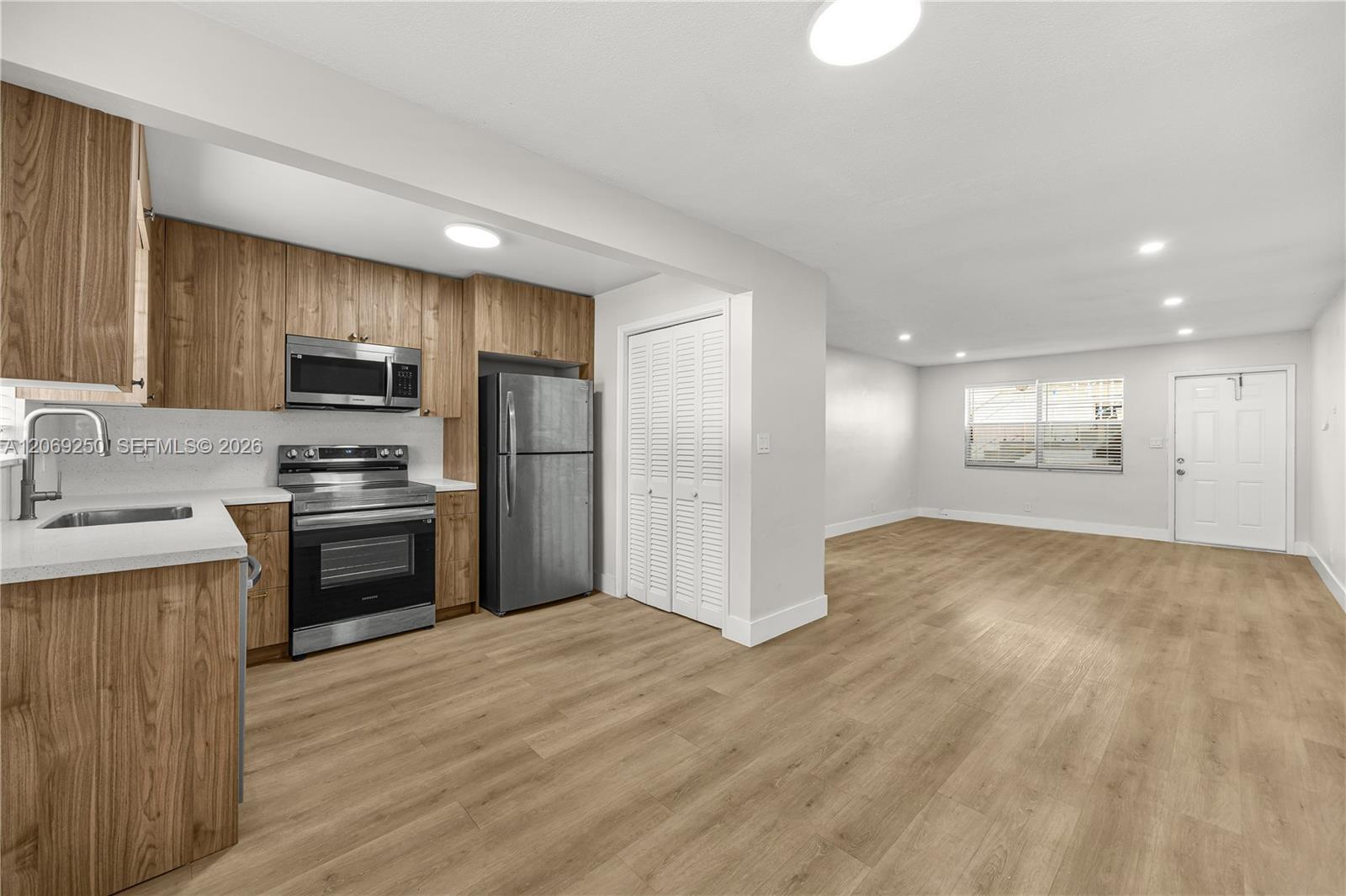 2418 Polk St # 102, Hollywood FL 33020 photo 2