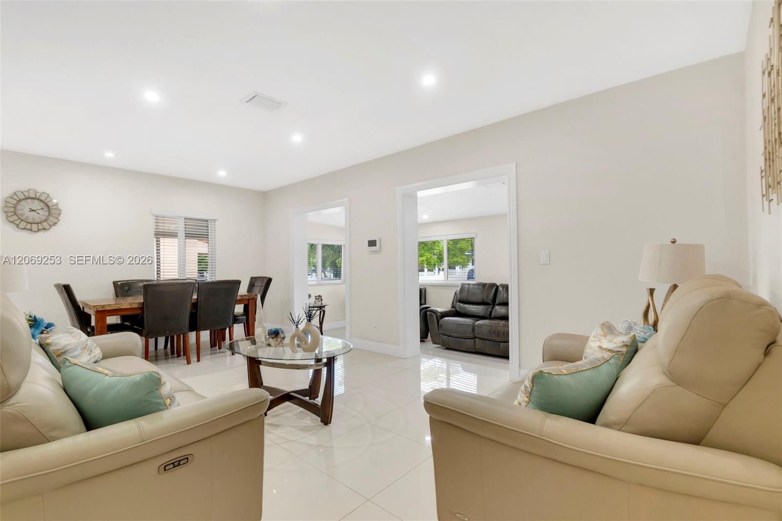 142 W 35th St, Hialeah FL 33012 photo 2