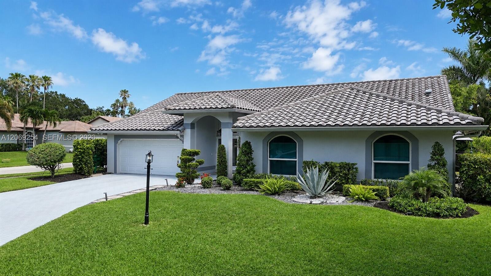 10602 NW 49th Pl, Coral Springs FL 33076 photo 3