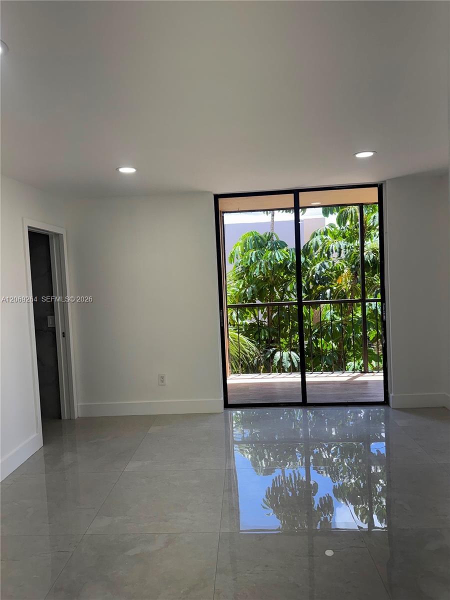 8635 NW 8th St # 413, Miami FL 33126 photo 5