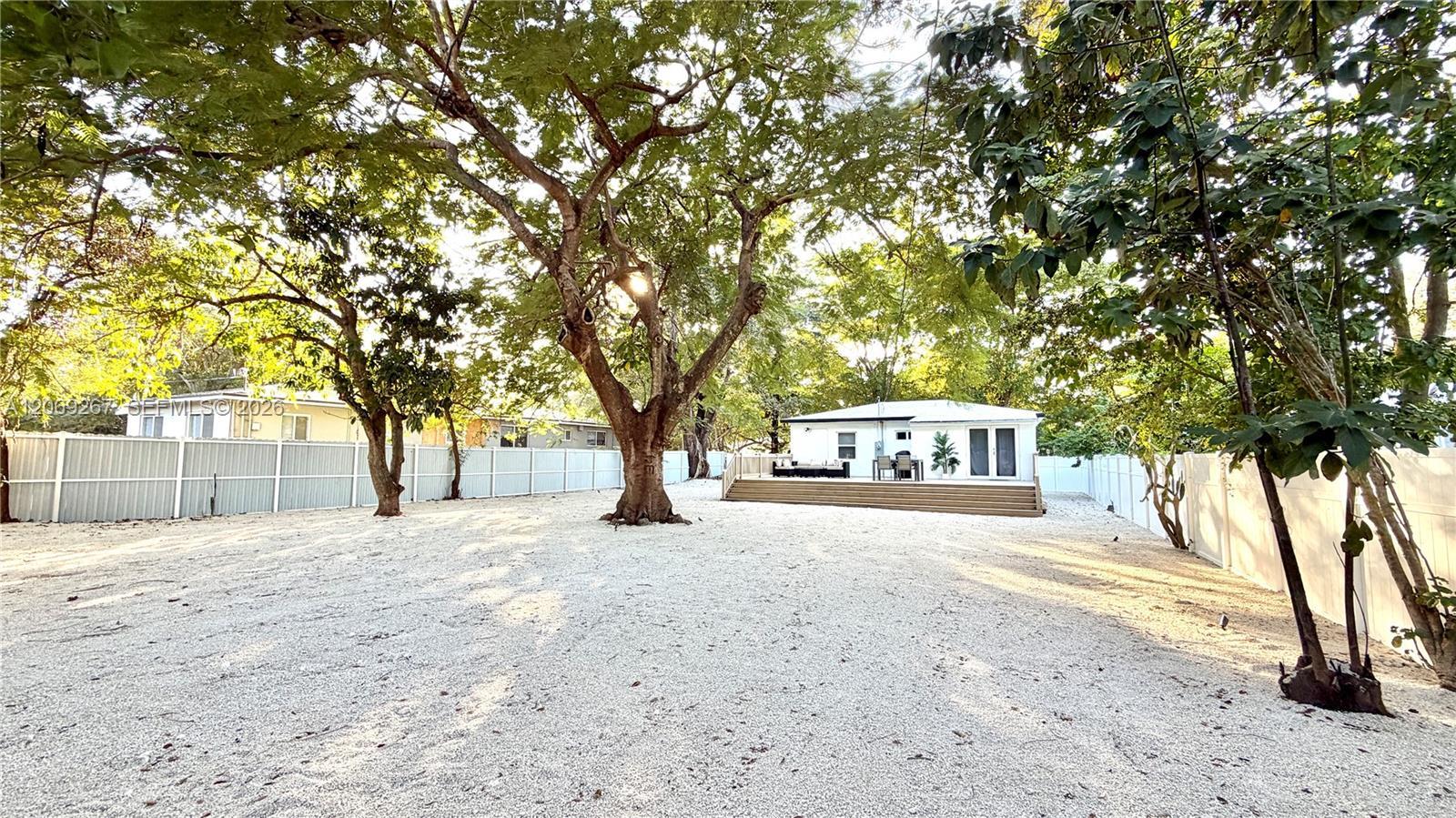 12325 NE 11th Pl, North Miami FL 33161 photo 2