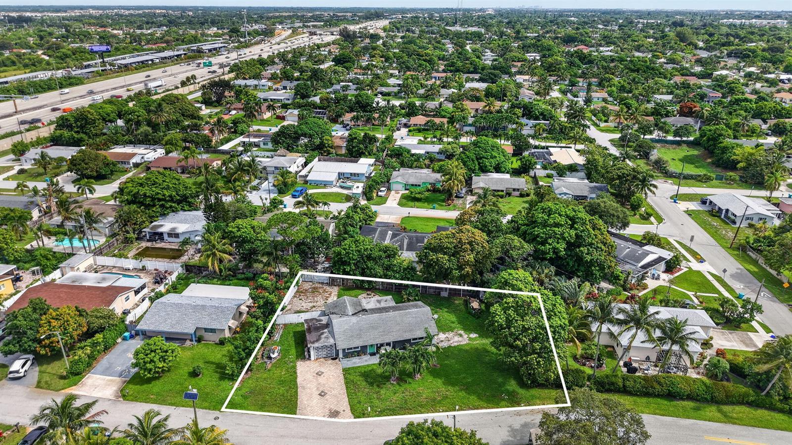 415 SW 7th Court, Boynton Beach FL 33435 photo 2