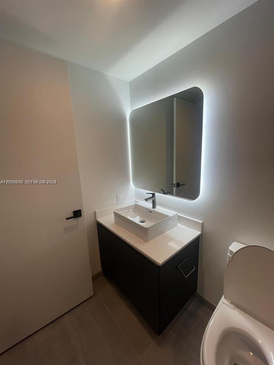 227 NE 2nd St # 1613, Miami FL 33132 photo 3