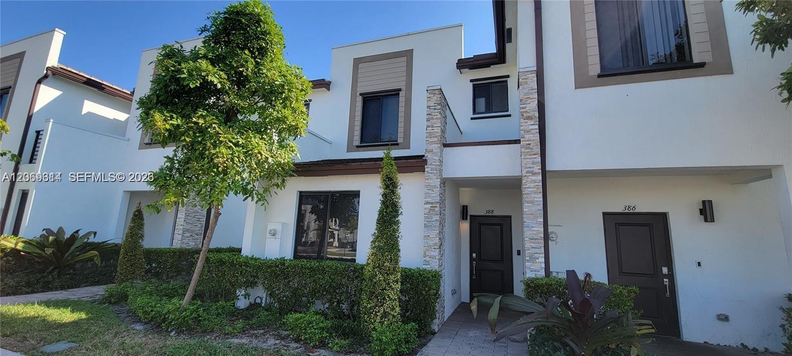 388 NE 208th Ter, Miami FL 33179 photo 2