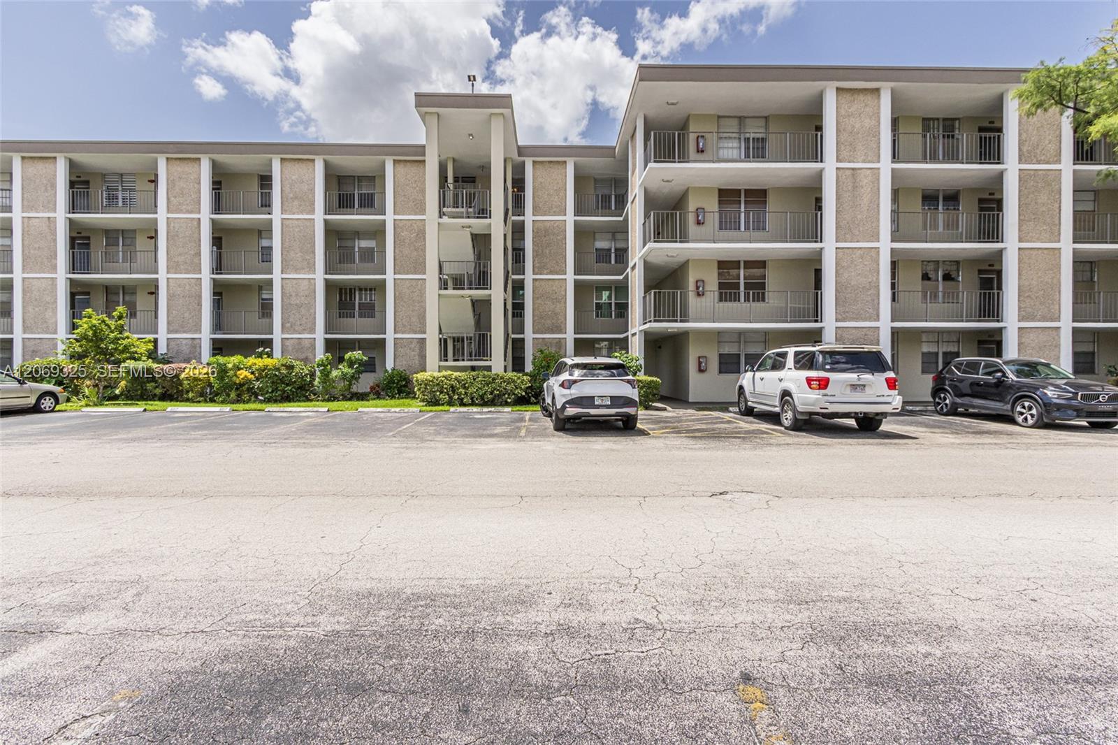2998 NW 48th Ter # 432, Lauderdale Lakes FL 33313 photo 2