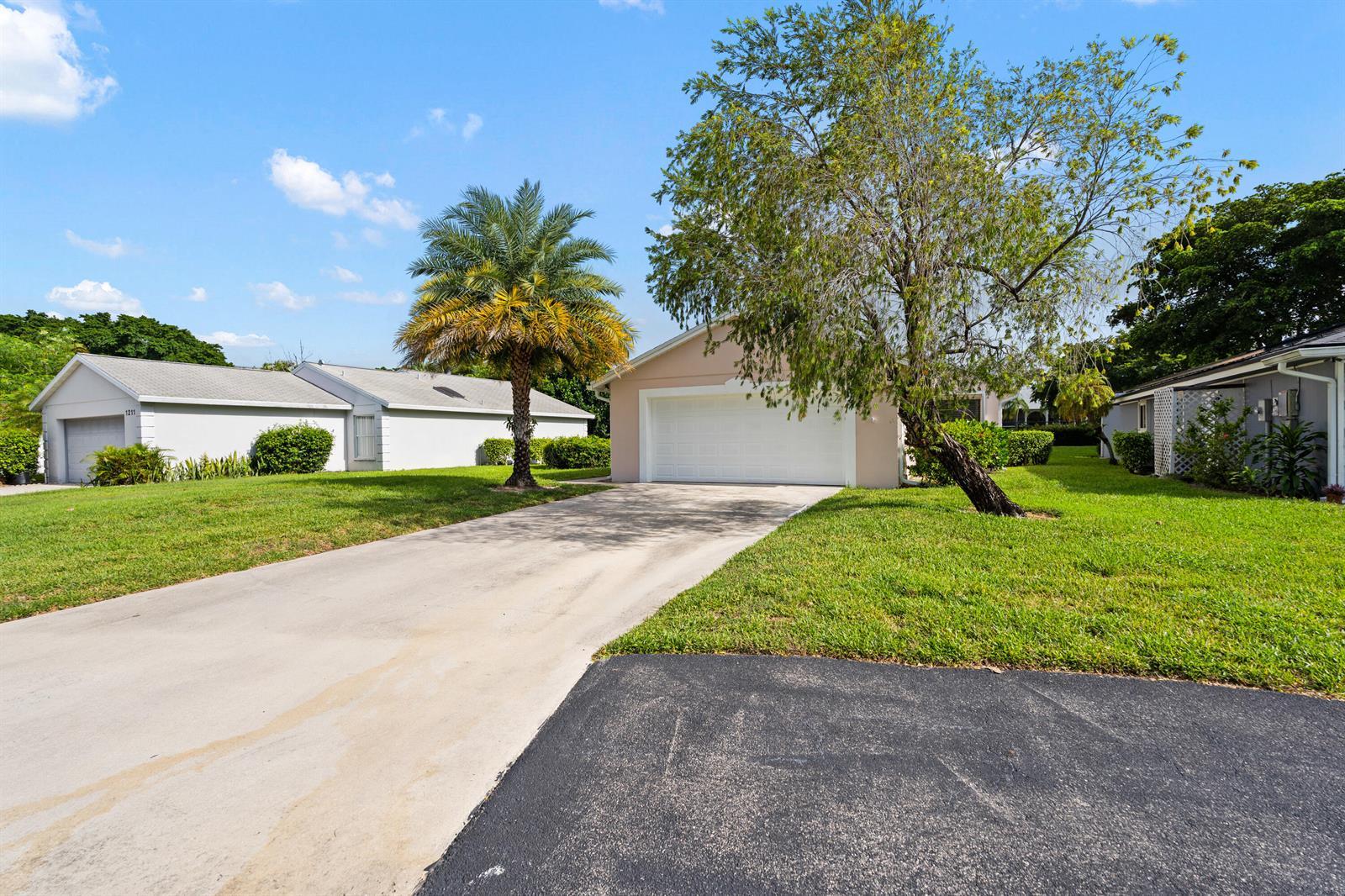1209 Pine Sage Circle, West Palm Beach FL 33409 photo 3