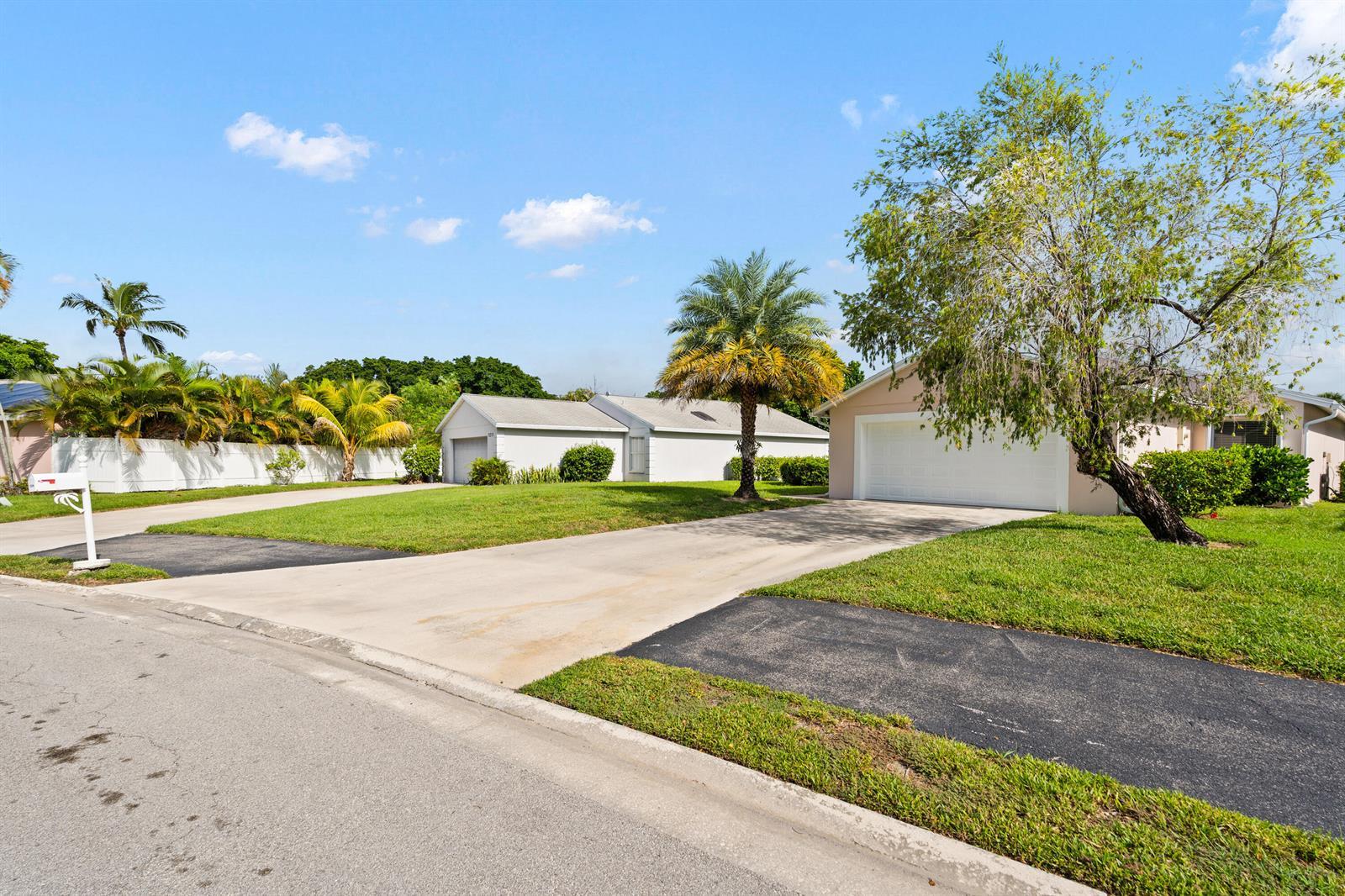 1209 Pine Sage Circle, West Palm Beach FL 33409 photo 4