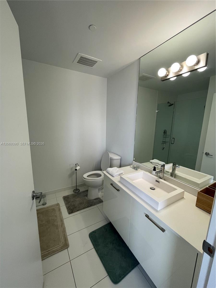 151 SE 1st St # 3004, Miami FL 33131 photo 4