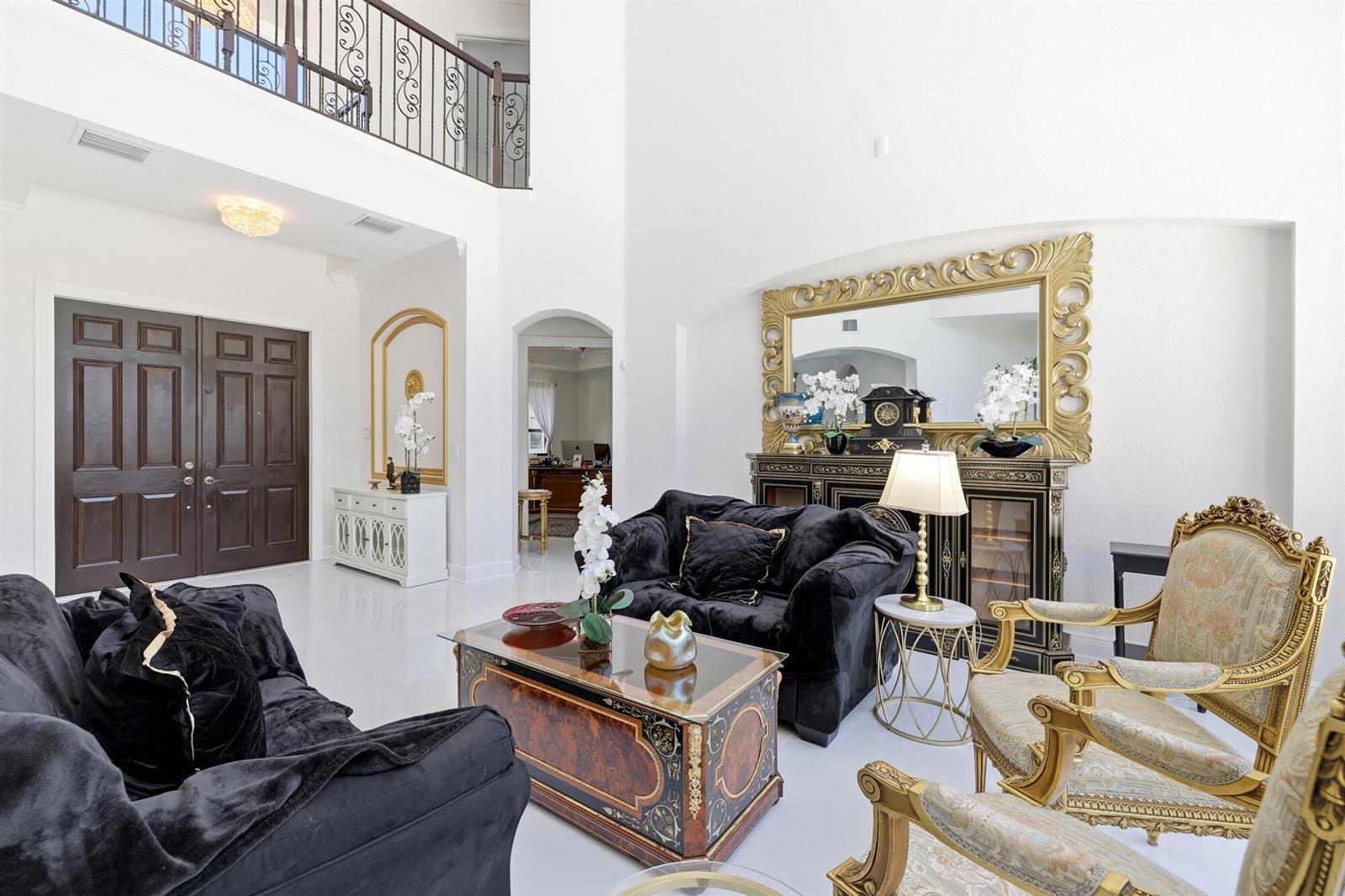 10594 Versailles Boulevard, Wellington FL 33449 photo 5