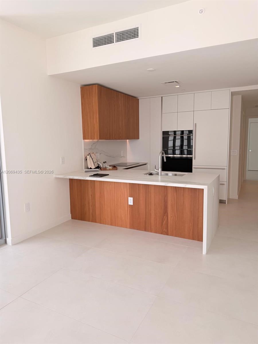 1400 Biscayne Blvd # 702, Miami FL 33132