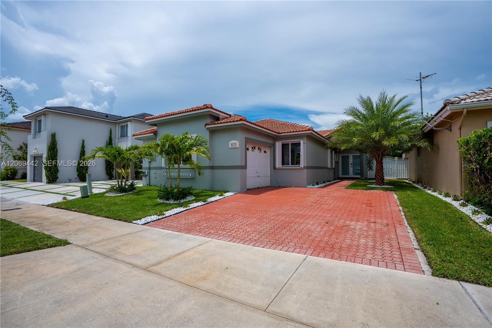 9124 SW 156th Ct, Miami FL 33196 photo 2