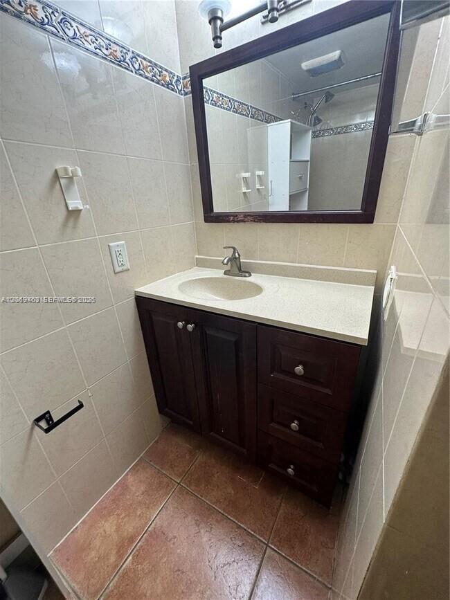 1801 S Treasure Dr # 112, North Bay Village FL 33141 photo 2