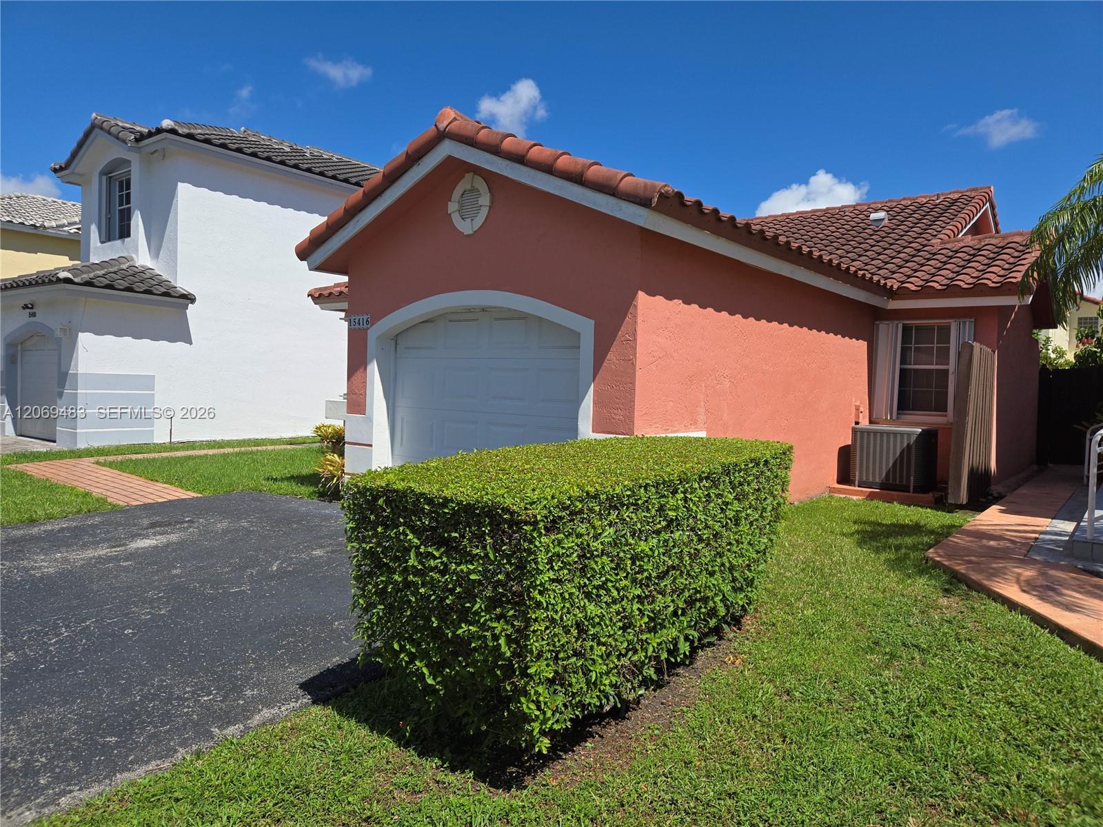 15416 SW 50th Ter, Miami FL 33185 photo 2