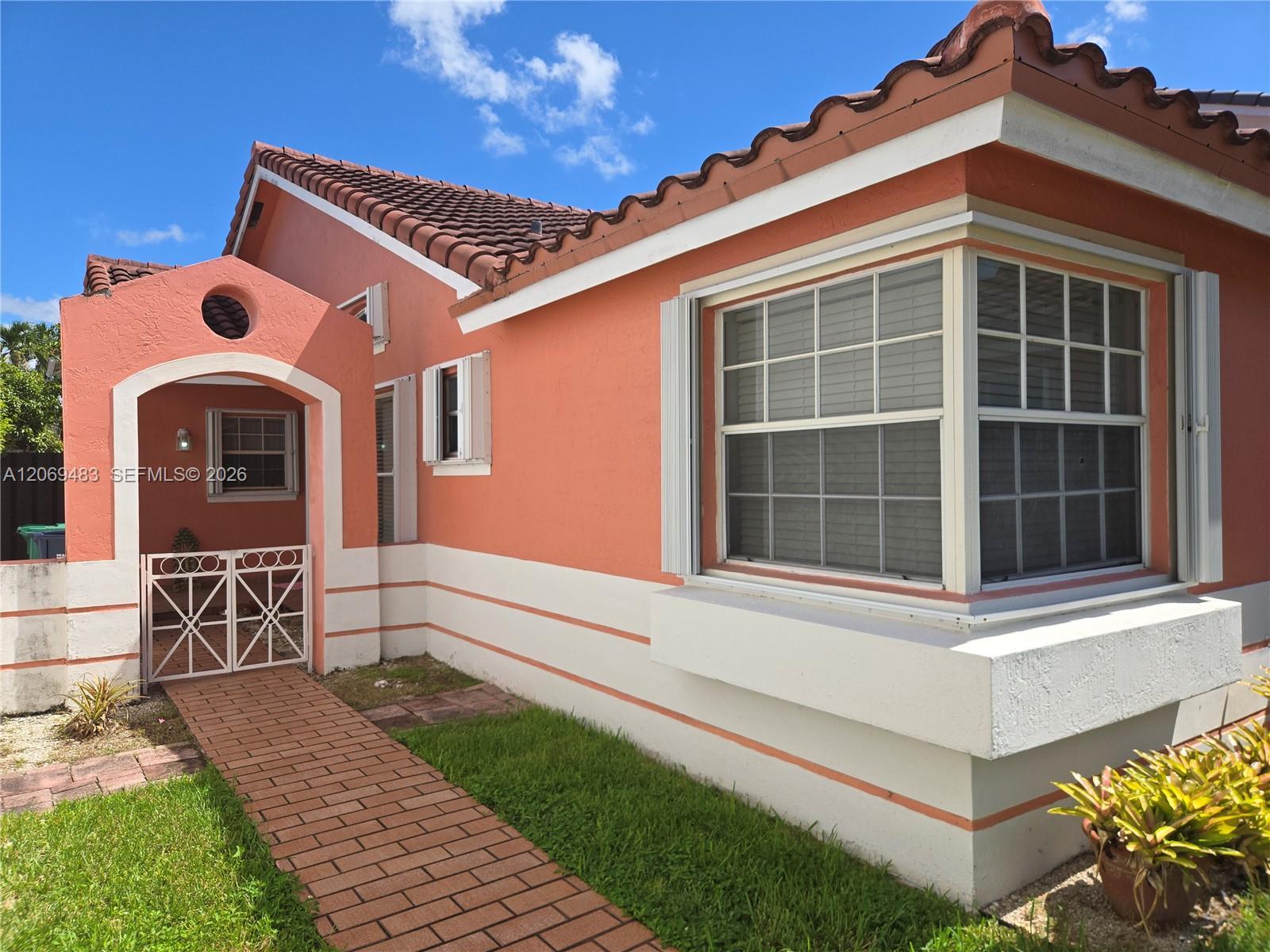 15416 SW 50th Ter, Miami FL 33185 photo 3
