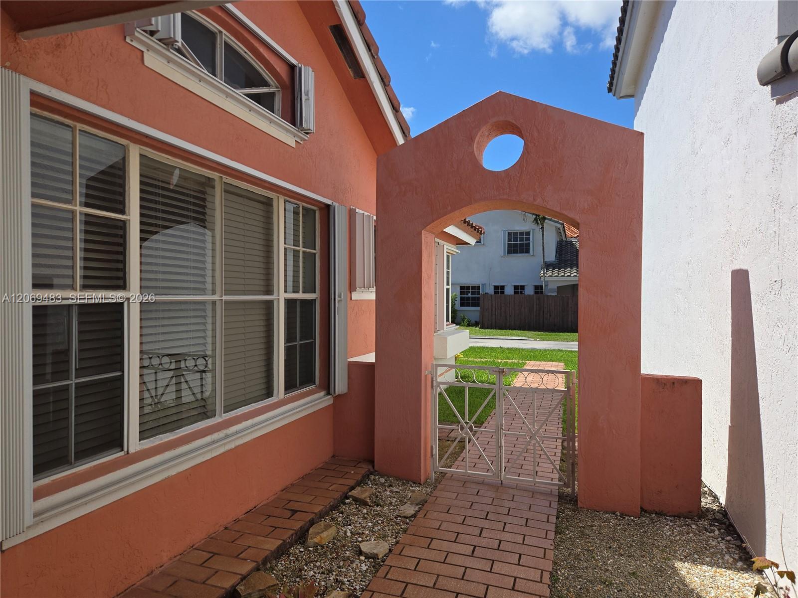 15416 SW 50th Ter, Miami FL 33185 photo 4