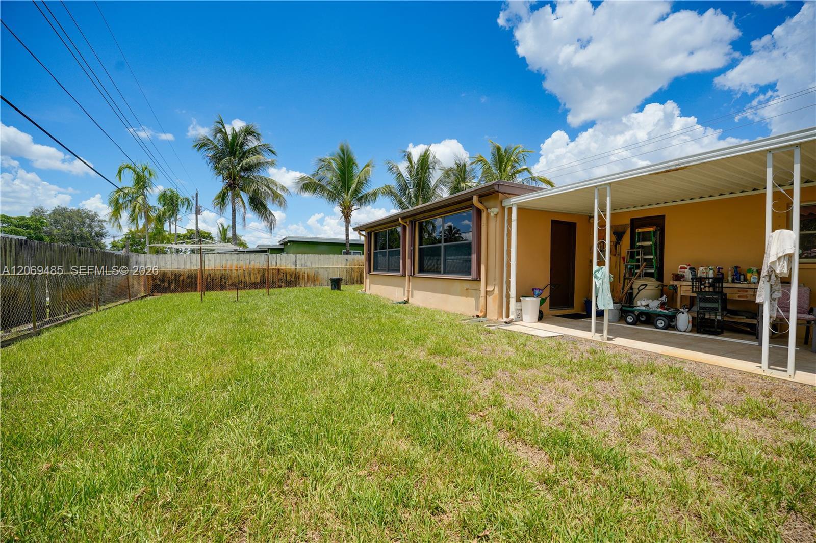7516 Taft St, Hollywood FL 33024 photo 4
