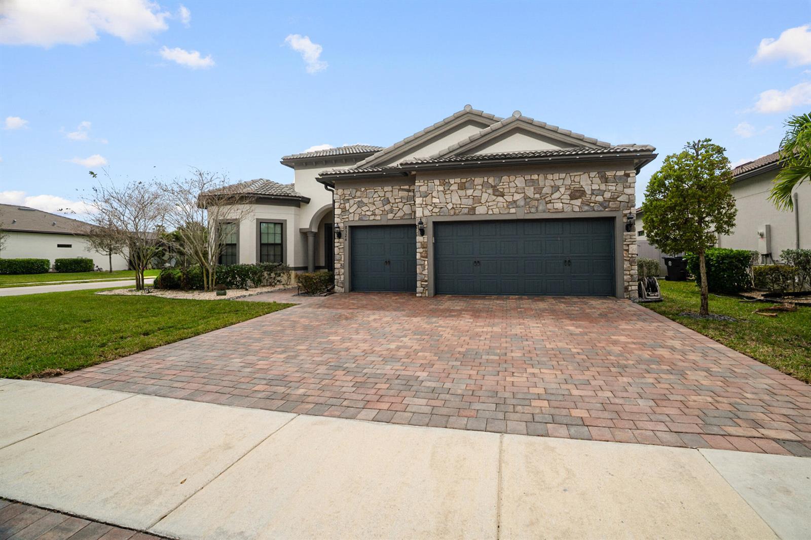 8324 PEDIGREE Circle, Lake Worth FL 33467 photo 2