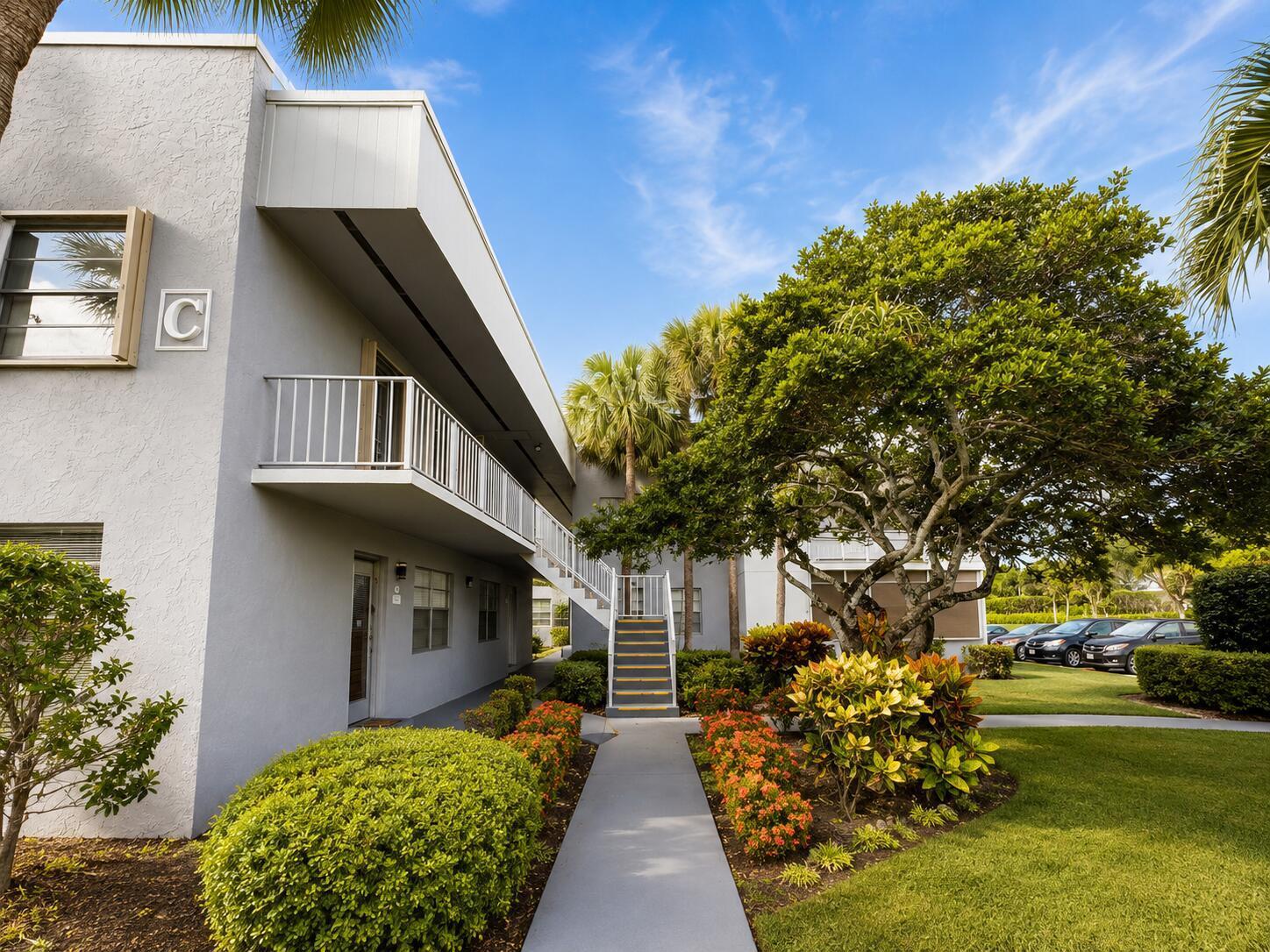 99 Flanders C, Delray Beach FL 33484 photo 2