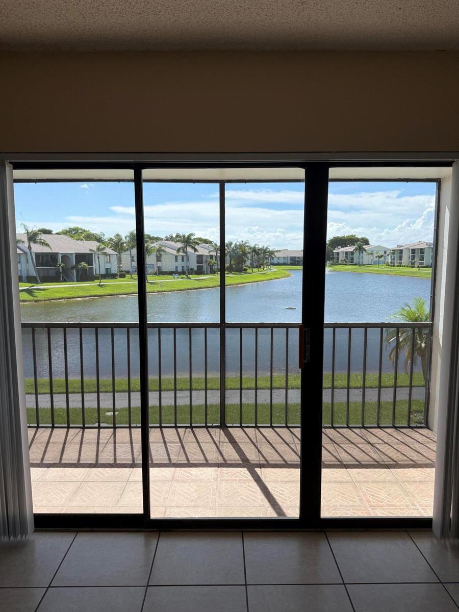1110 GREEN PINE Boulevard # C2, West Palm Beach FL 33409 photo 3