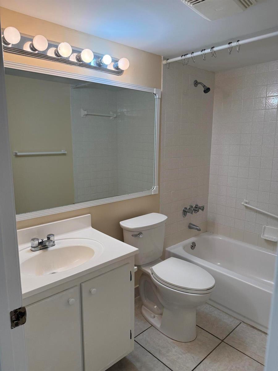 1110 GREEN PINE Boulevard # C2, West Palm Beach FL 33409 photo 5