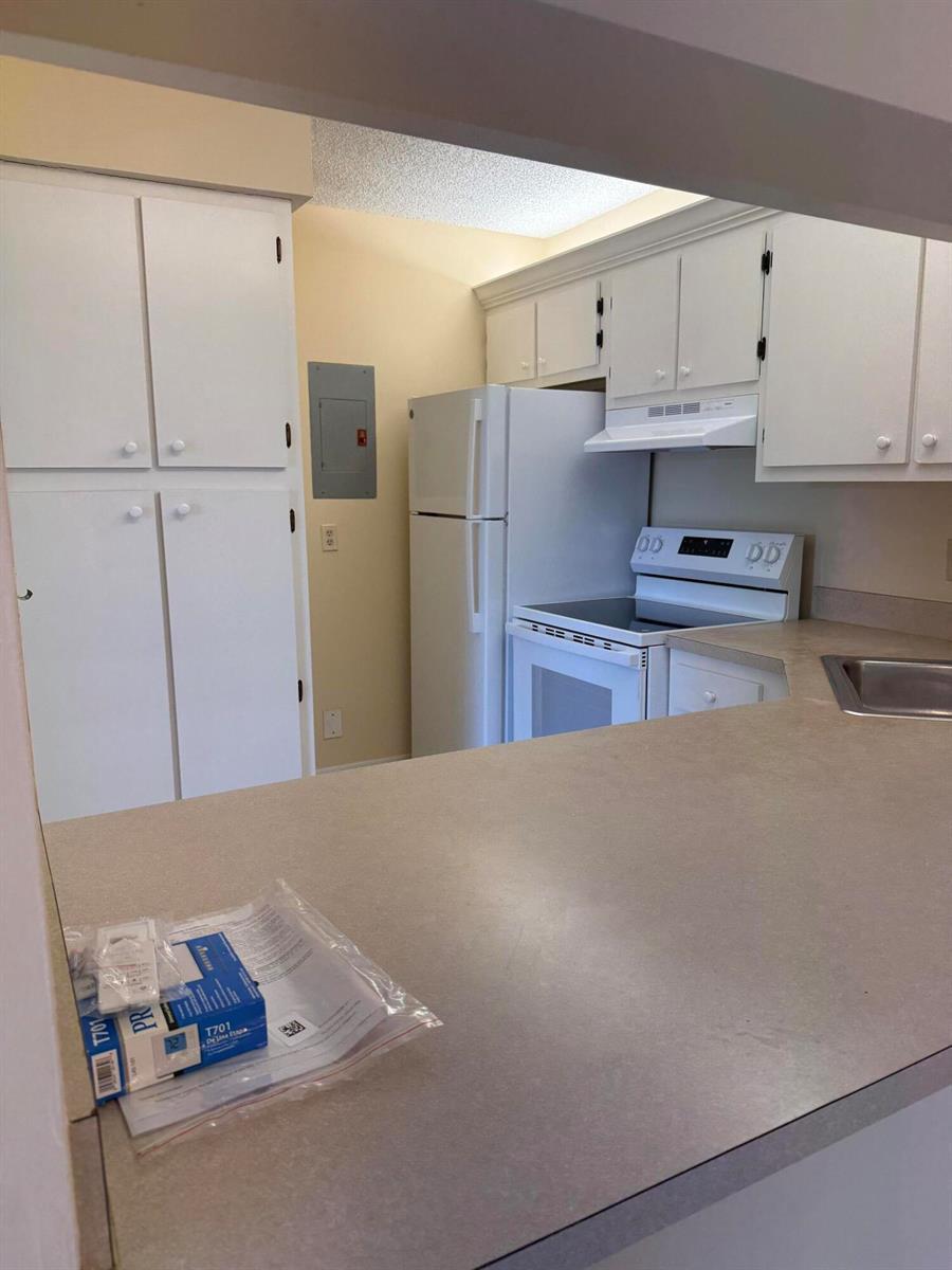 1110 GREEN PINE Boulevard # C2, West Palm Beach FL 33409 photo 4