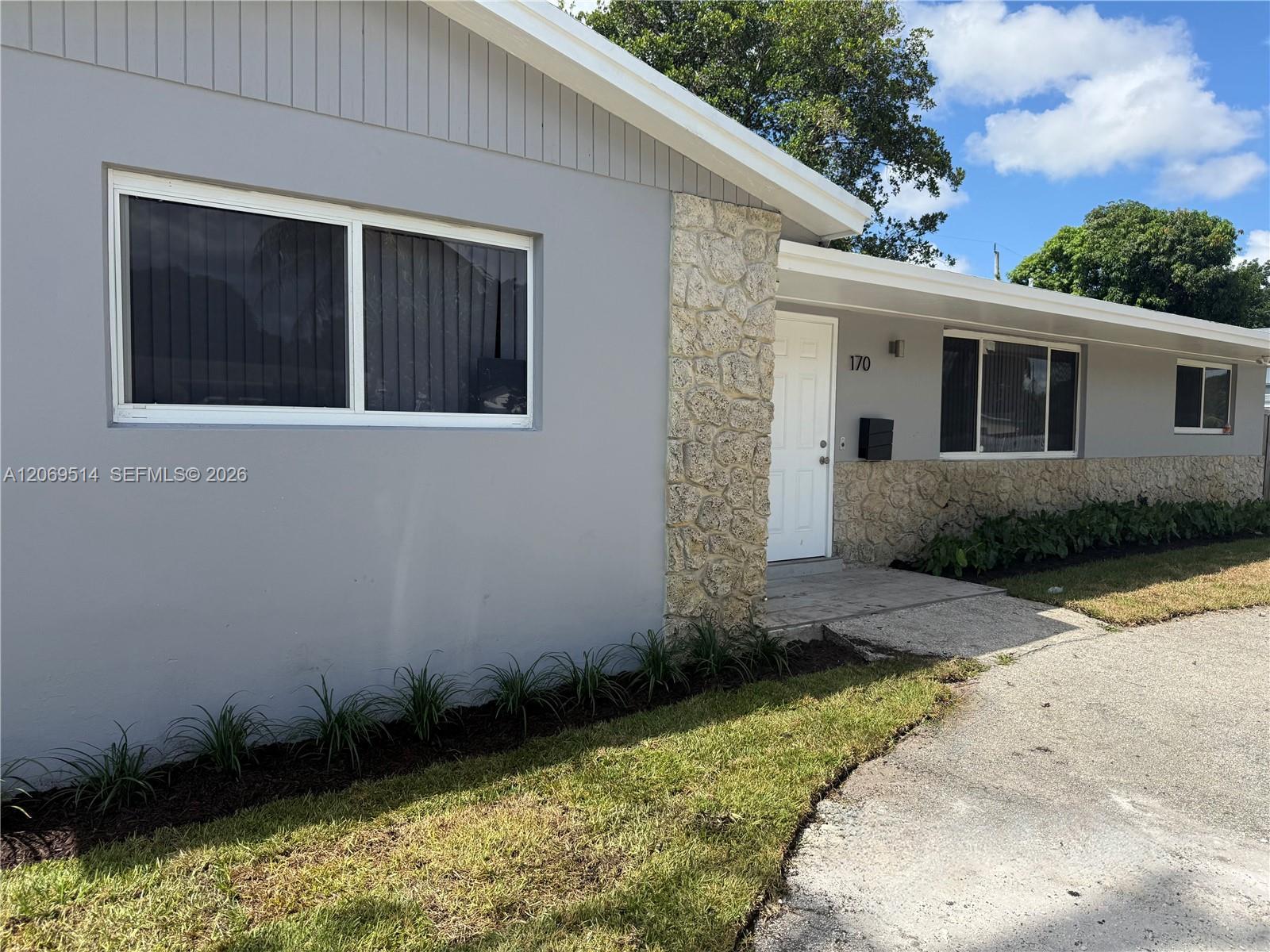 170 NE 174th St, Miami FL 33162 photo 3