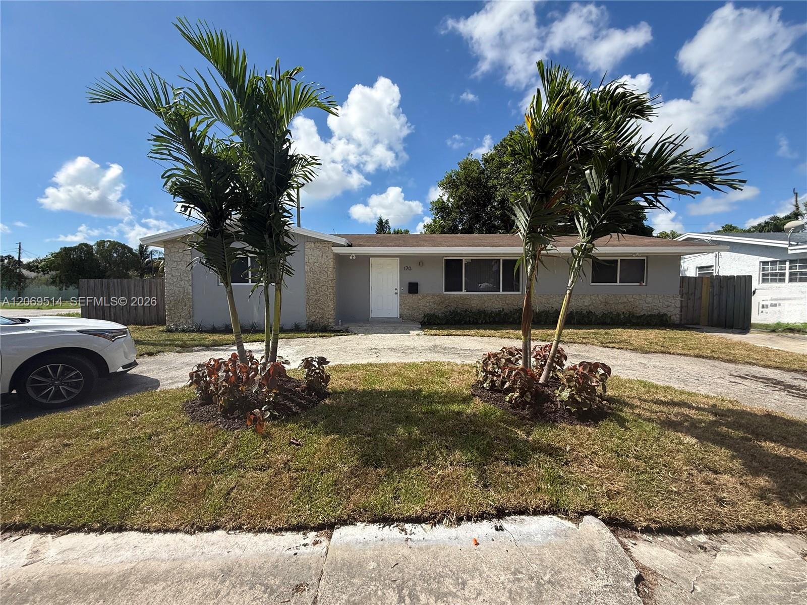 170 NE 174th St, Miami FL 33162