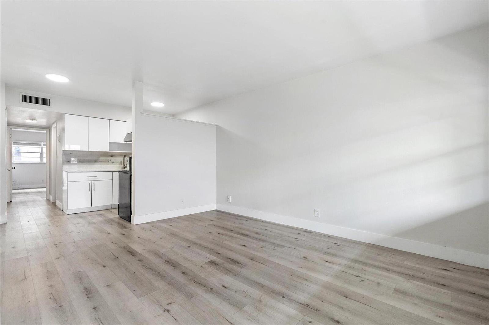 1638 PLUNKETT Street # 9, Hollywood FL 33020 photo 2