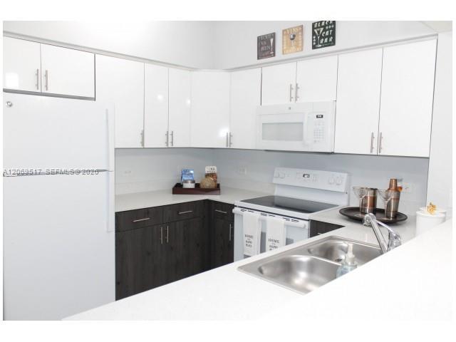 2601 NW 16th St Rd # 811, Miami FL 33125 photo 2