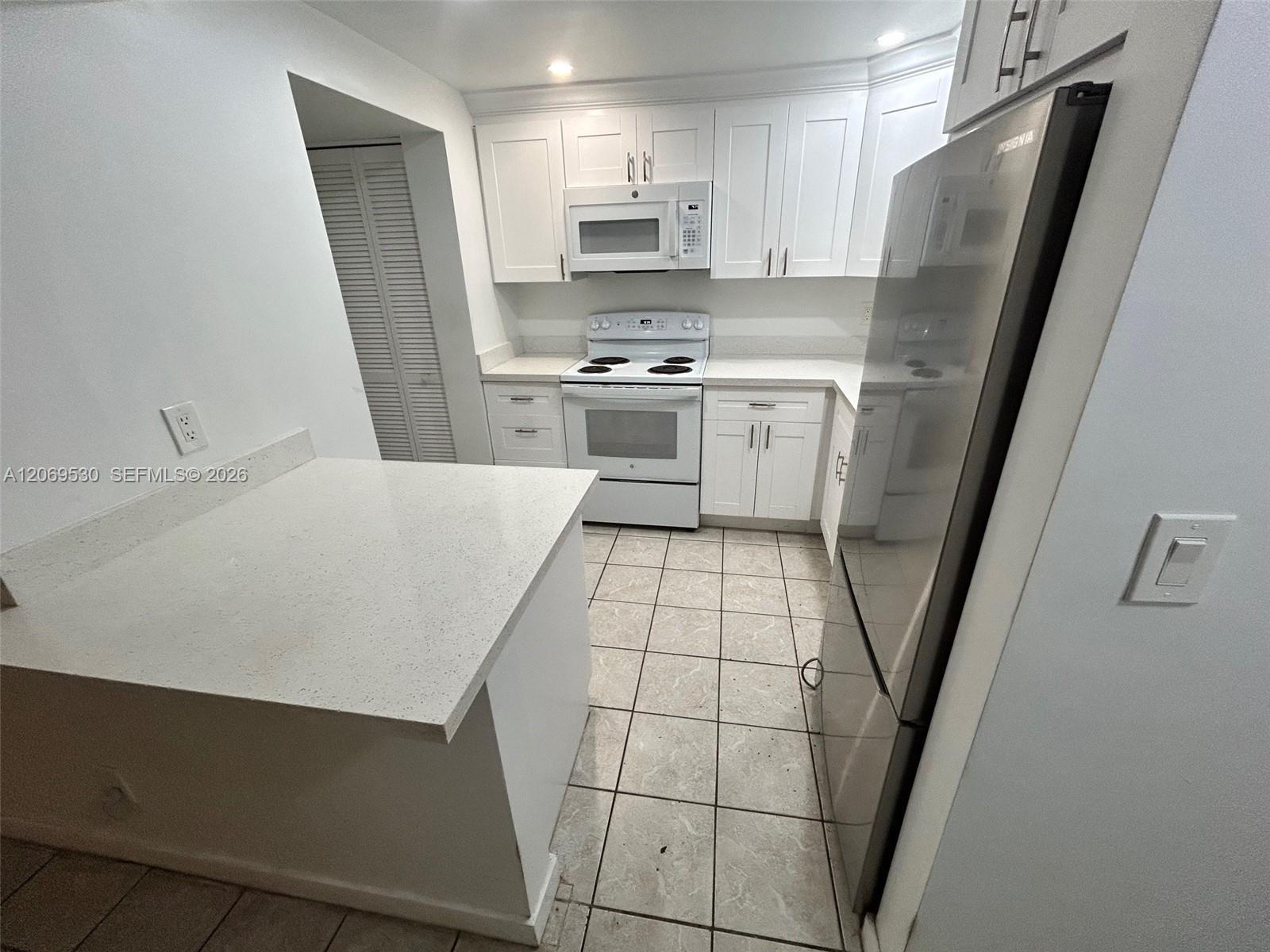 815 SW 30th St # J, Fort Lauderdale FL 33315 photo 2