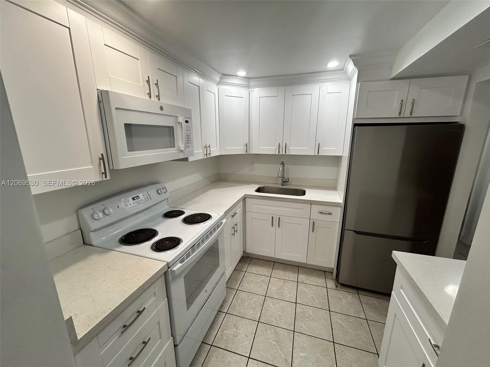 815 SW 30th St # J, Fort Lauderdale FL 33315 photo 4
