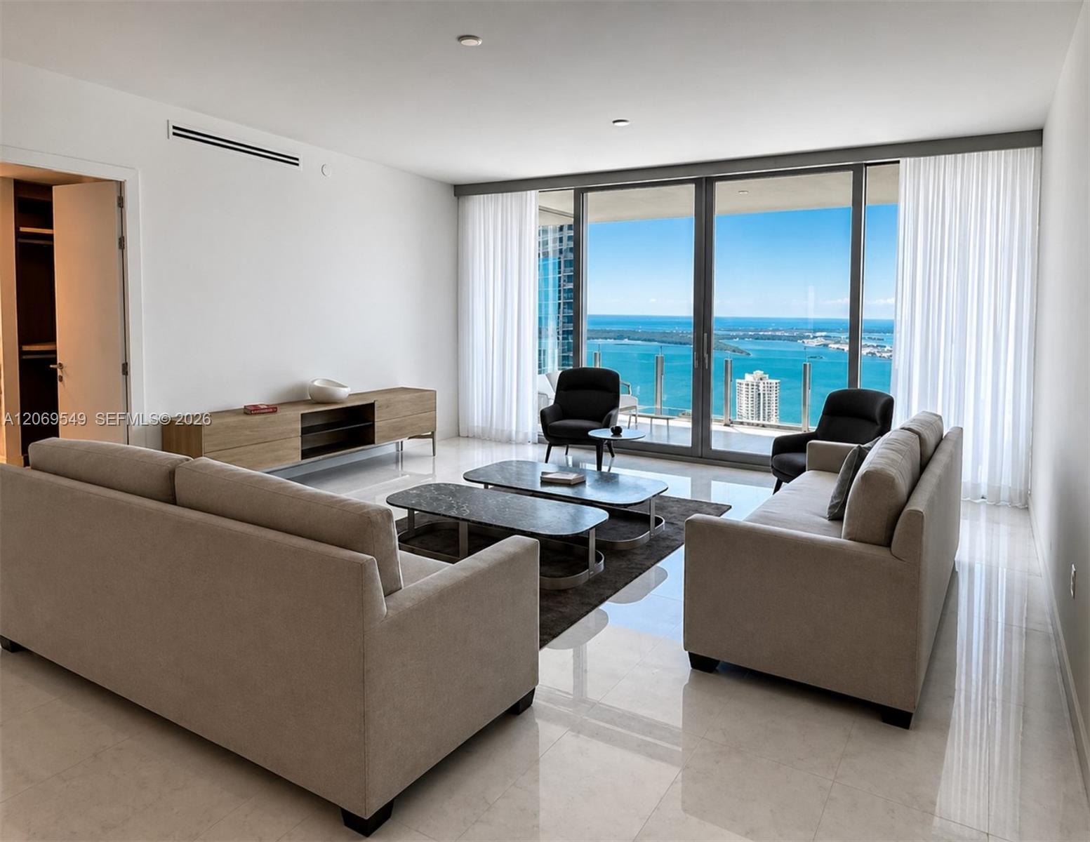 300 Biscayne Blvd Way # 4404, Miami FL 33131 photo 2
