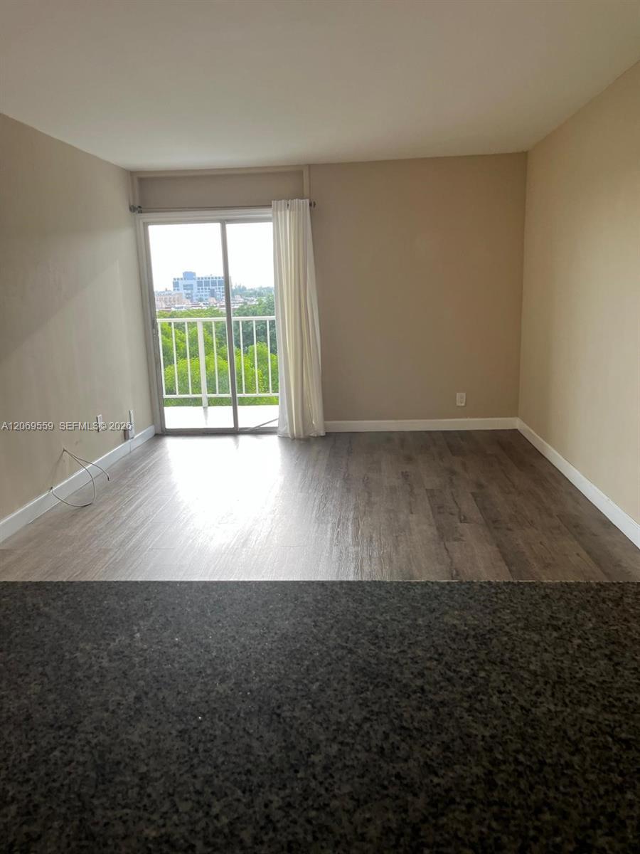 4550 NW 9th St # 701E, Miami FL 33126 photo 2