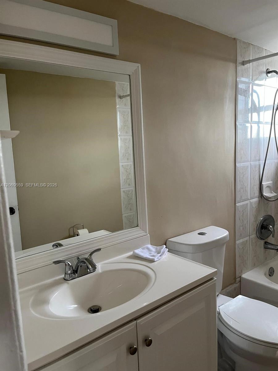 4550 NW 9th St # 701E, Miami FL 33126 photo 5