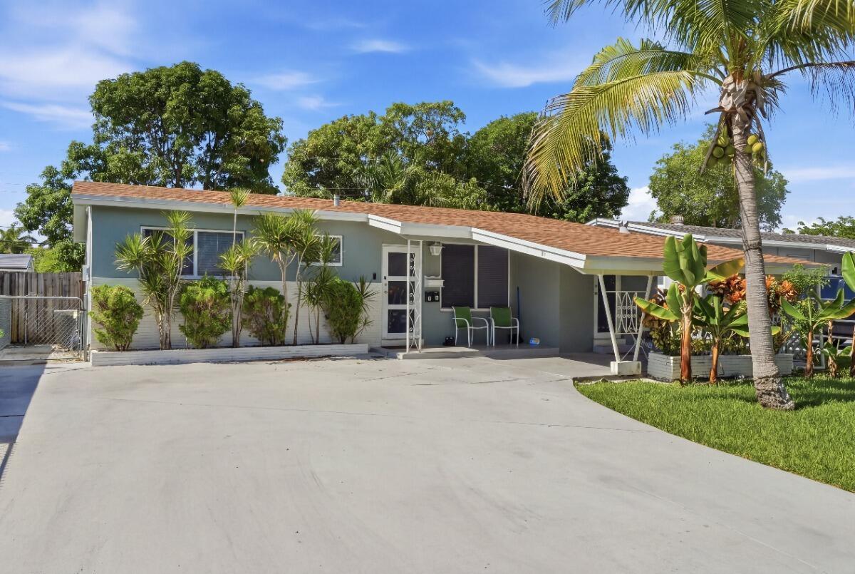 309 SW 7TH Court, Hallandale Beach FL 33009 photo 2