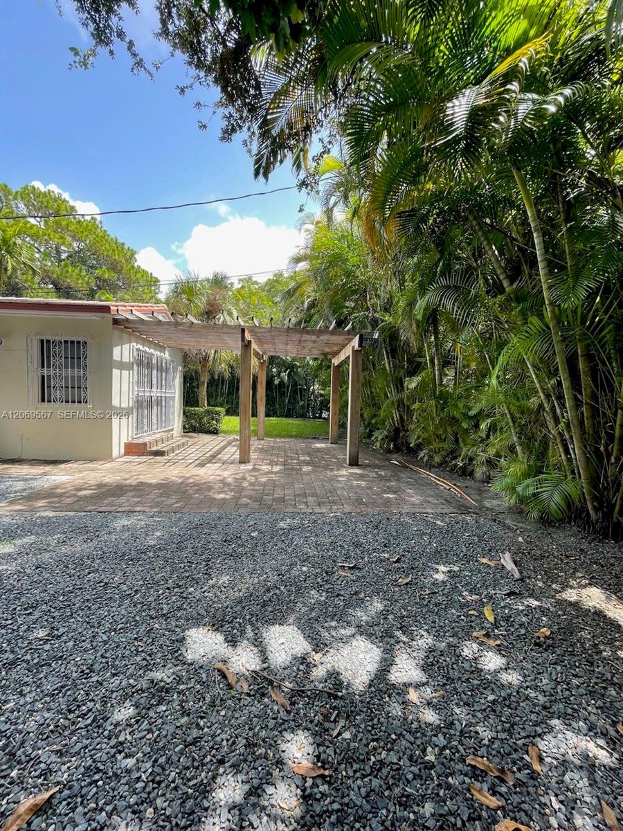 828 Lorca St, Coral Gables FL 33134 photo 5